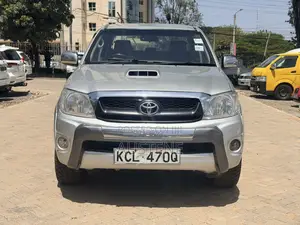 Toyota Hilux 2010 Silver