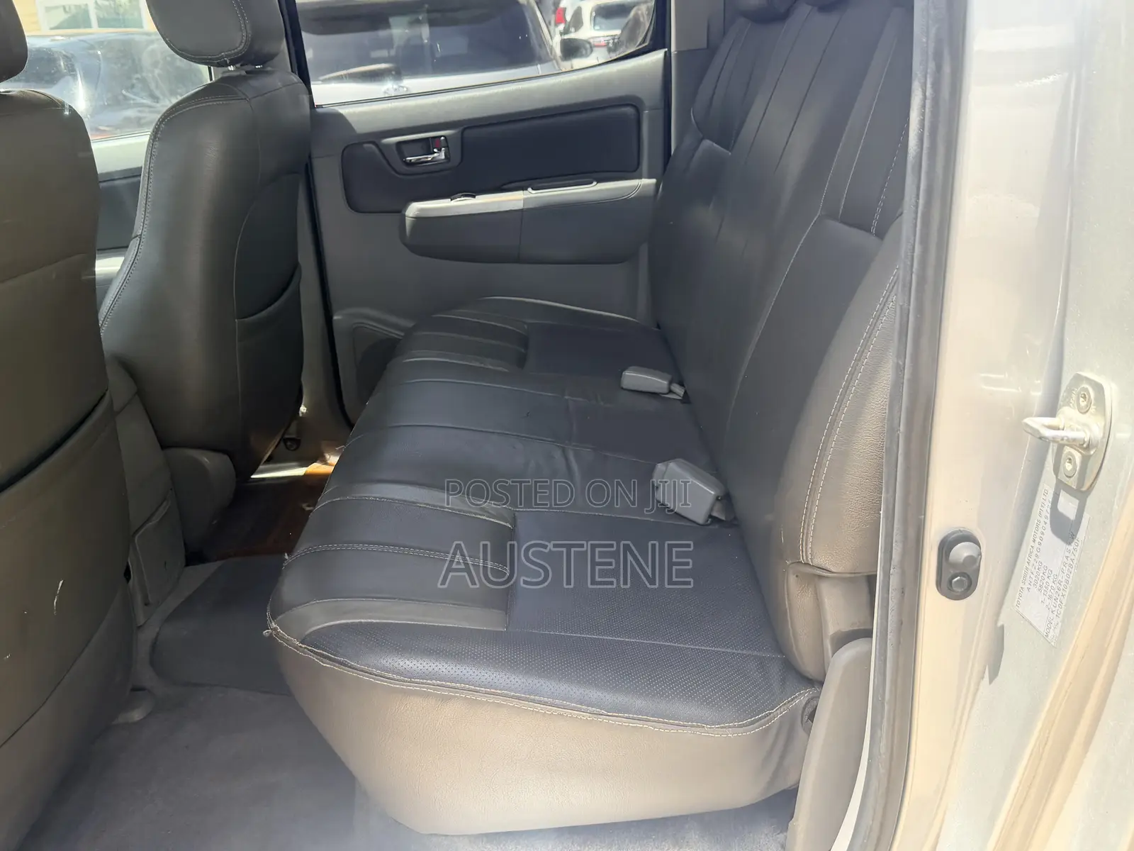 Toyota Hilux 2010 Silver