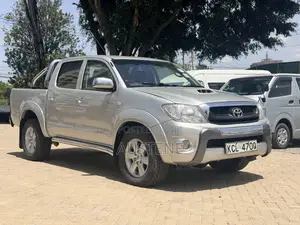 Toyota Hilux 2010 Silver