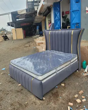 Urbanstyle Contemporary Bed 5by6