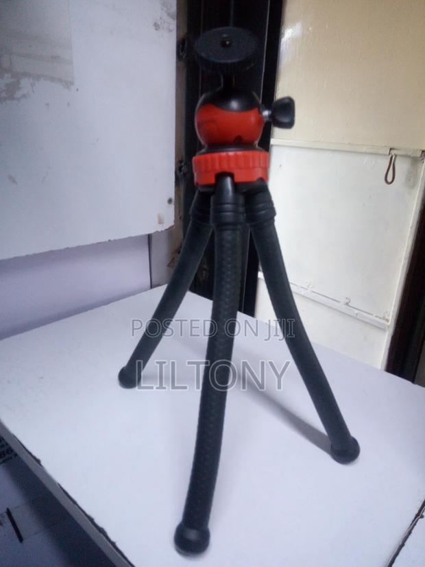 Flexible Phone/Camera Tripod - thumbnail 2
