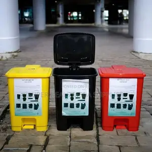 Easy to Disinfect 30l Large Capacity Hard Plastic Foot Pedal Dust Bin