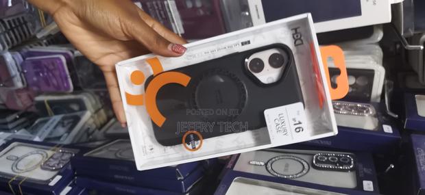 Hokie HDD Premium Leather Magsafe Back Case for iPhone 16 - thumbnail 3