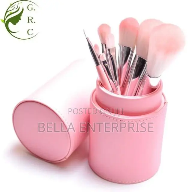 Portable Cosmetic Makeup Brushcomes With a Very Cute Leather Case