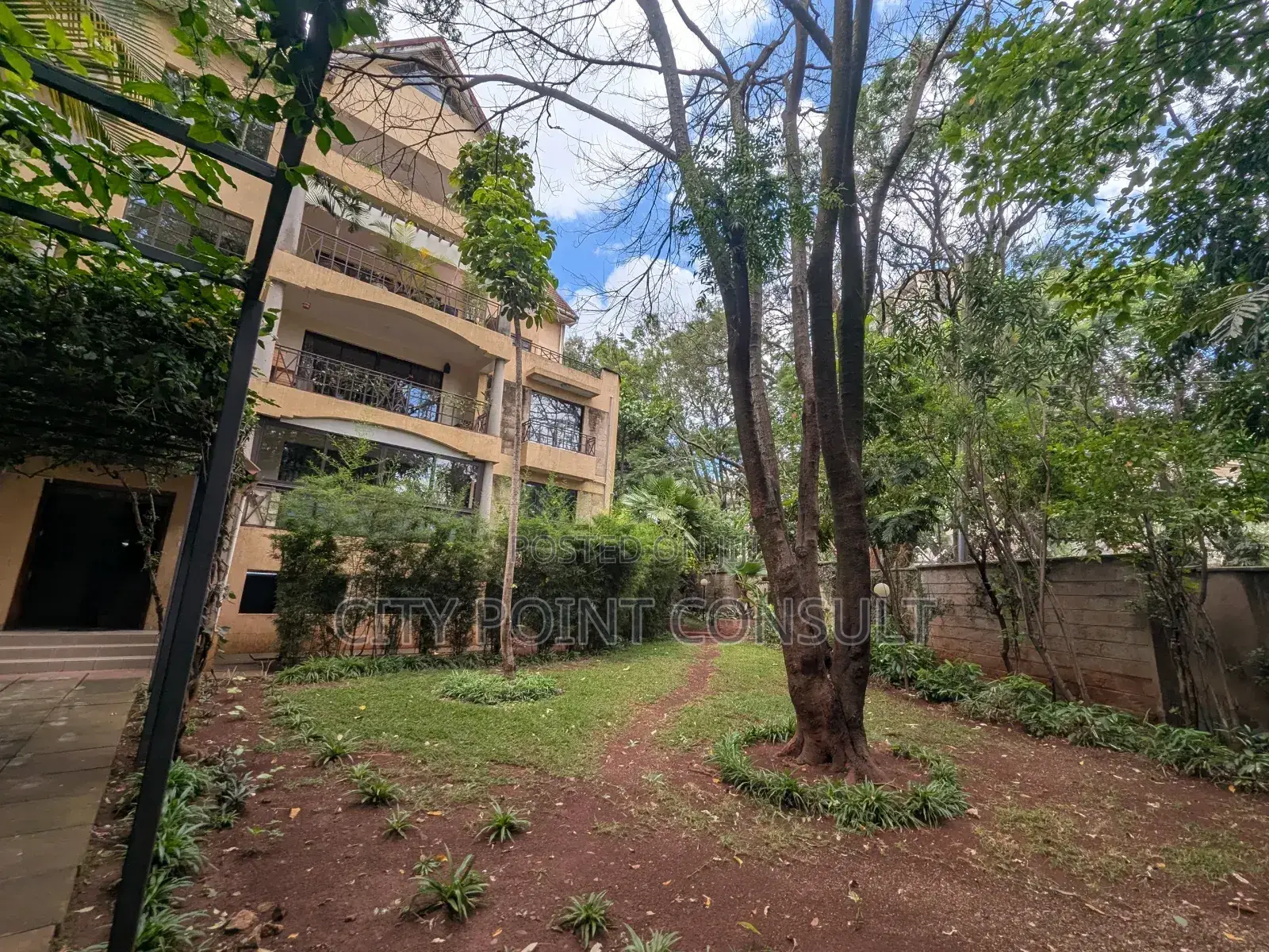 Furnished 3bdrm Apartment in Raphta Road Area for rent