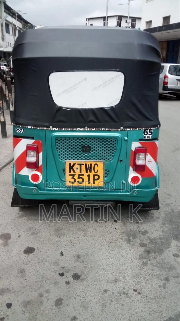 Bajaj RE 2022 Green - main view