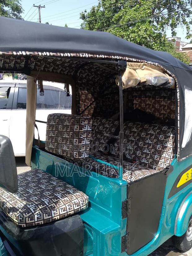 Bajaj RE 2022 Green - thumbnail 4