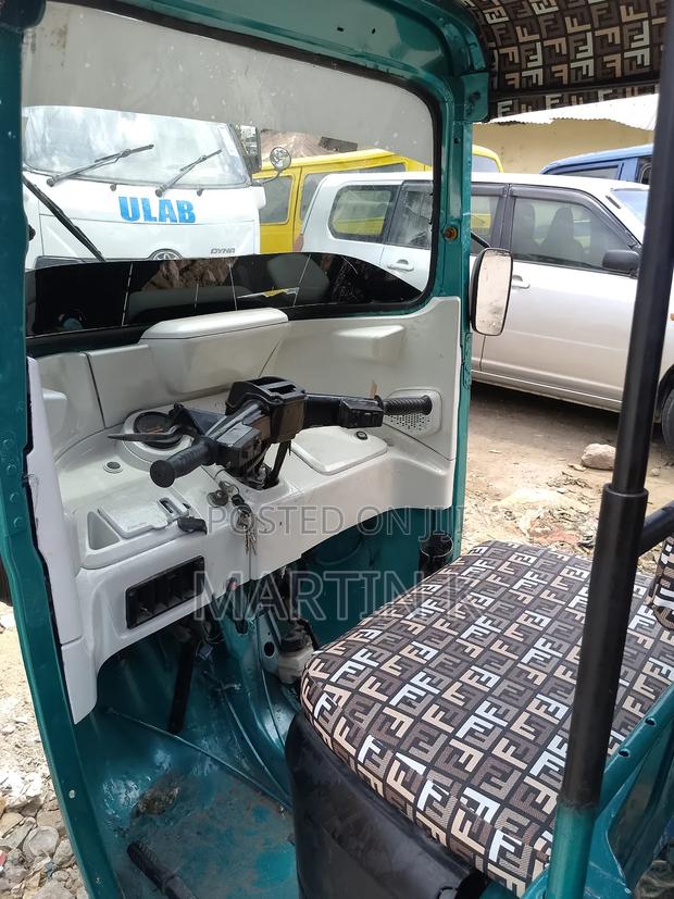 Bajaj RE 2022 Green - thumbnail 5