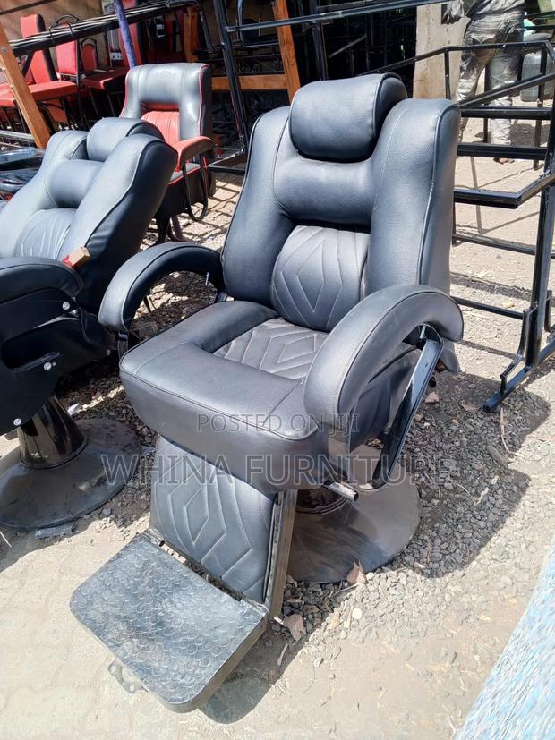 Recycling Barber Seat - main view