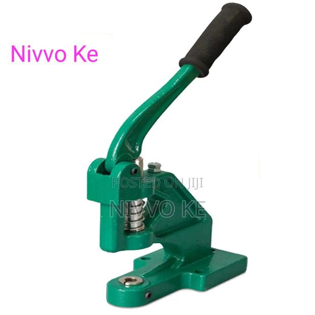 Hand-Powered Eyelet Machine for Banners and Crafts - thumbnail 3