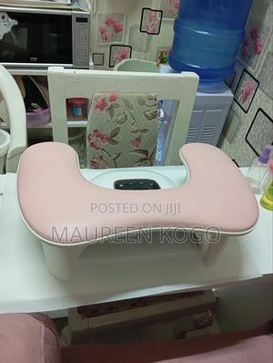 Arm Rest for Ease During Nail Service - thumbnail 2
