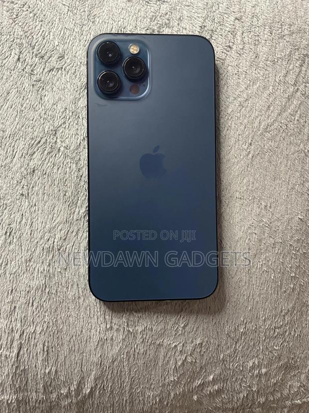 Apple iPhone 12 Pro Max 256 GB Blue - main view