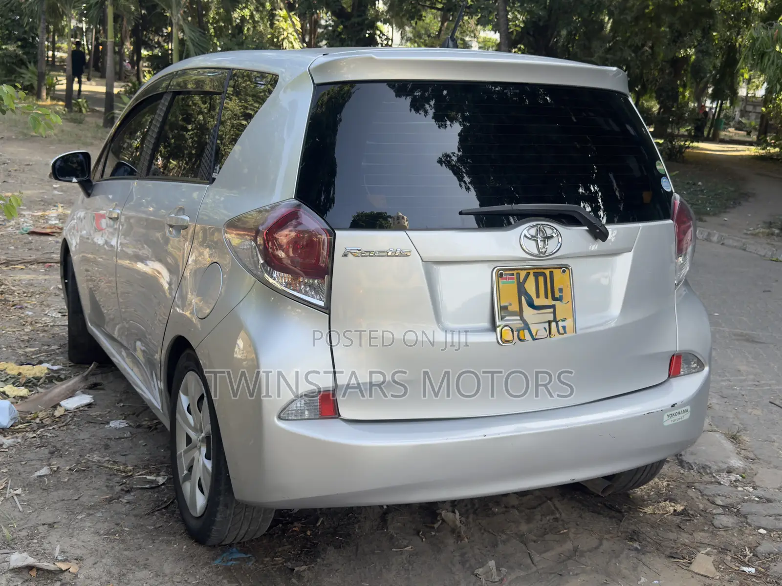 Toyota Ractis 1.5 AWD 2016 Silver