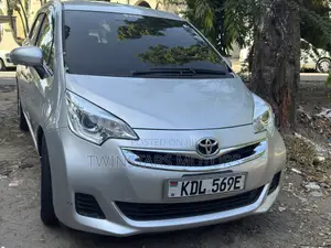 Toyota Ractis 1.5 AWD 2016 Silver
