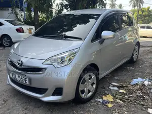 Toyota Ractis 1.5 AWD 2016 Silver