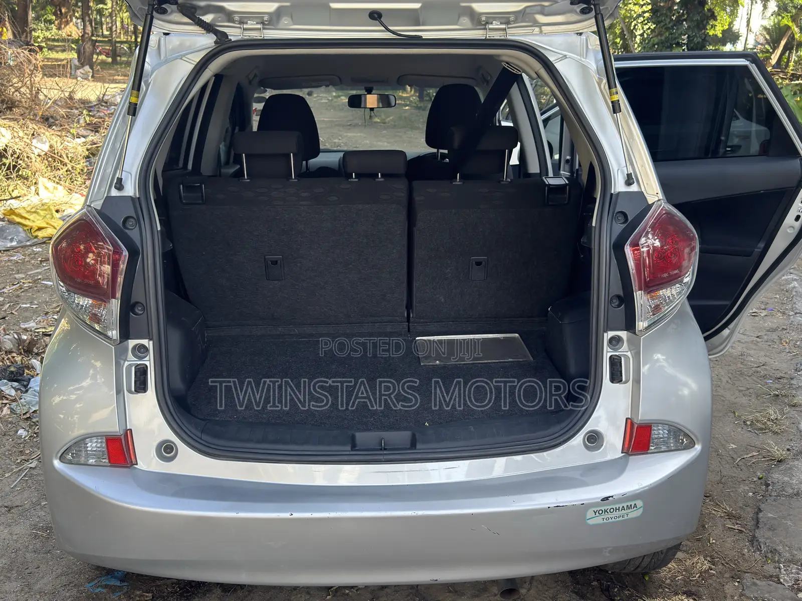 Toyota Ractis 1.5 AWD 2016 Silver
