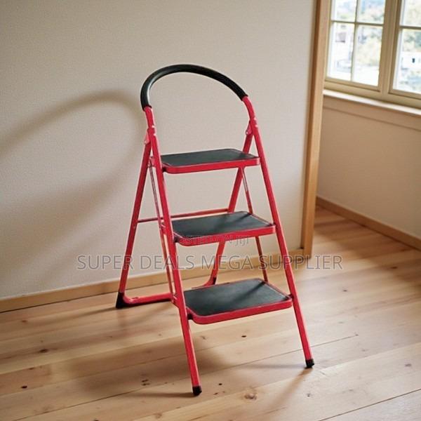 Convenient to Use Lightweight Aluminum 3 Step Ladder Stepladder