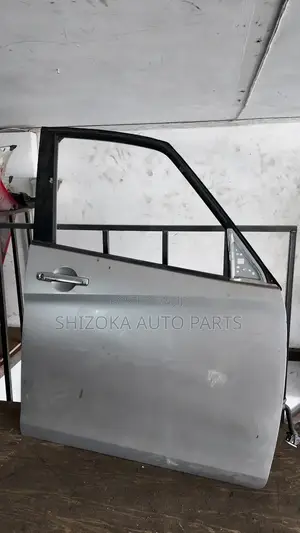 Nissan Serena C26 Front Left Door Assembly – Original Ex-Japan