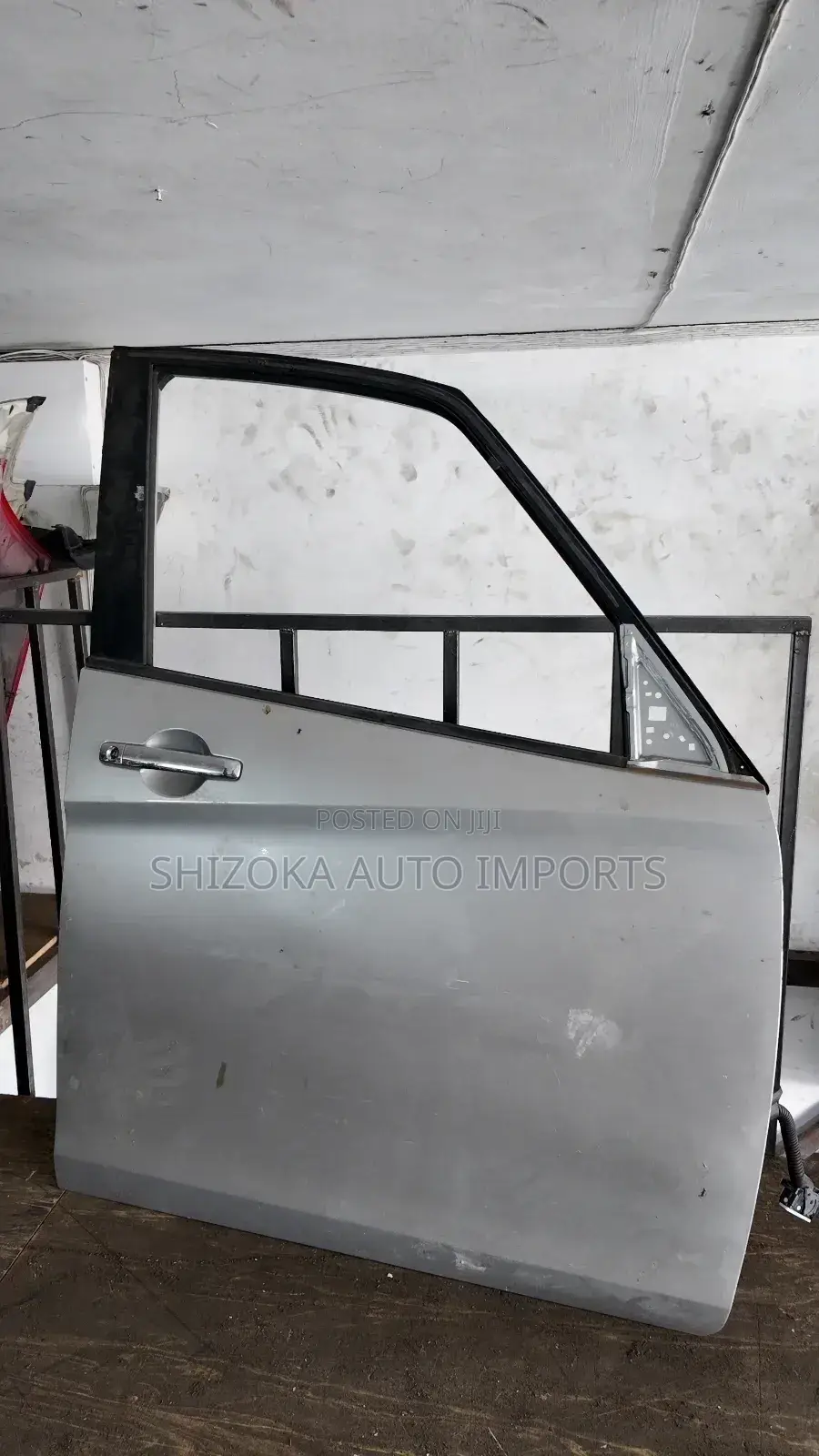 Nissan Serena C26 Front Left Door Assembly – Original Ex-Japan