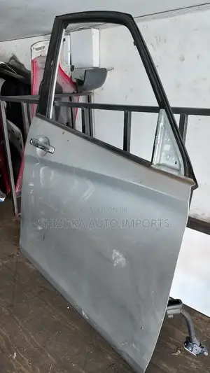 Nissan Serena C26 Front Left Door Assembly – Original Ex-Japan