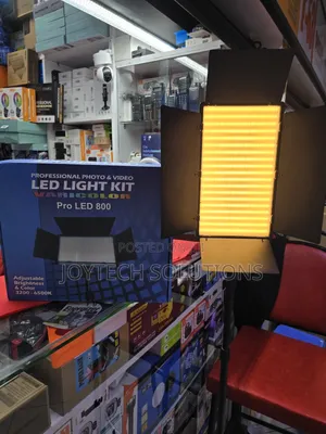 U 800 Pro Led Professional Photo and Video Light Kit