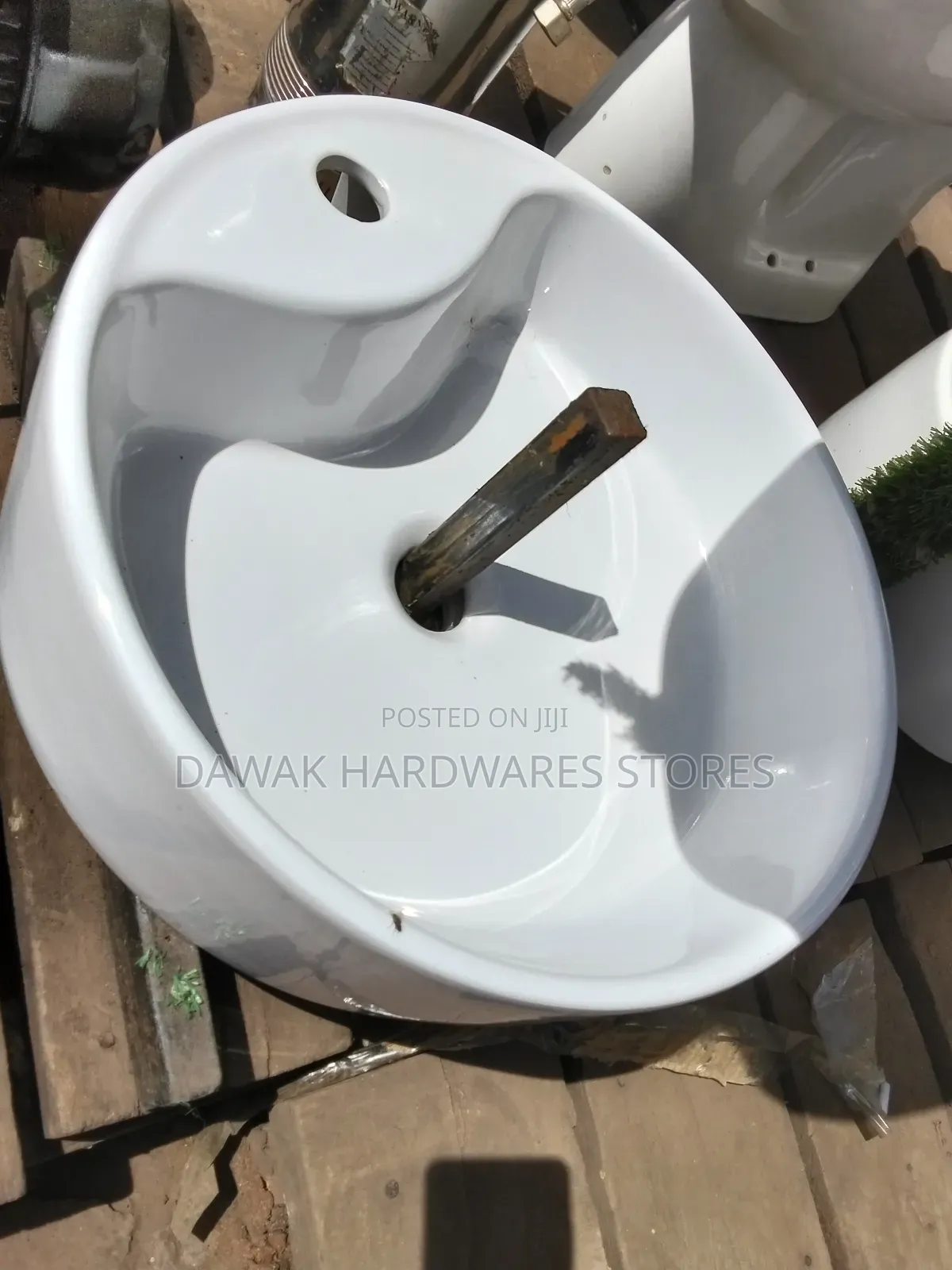 Ceramic Countertop Washbasin