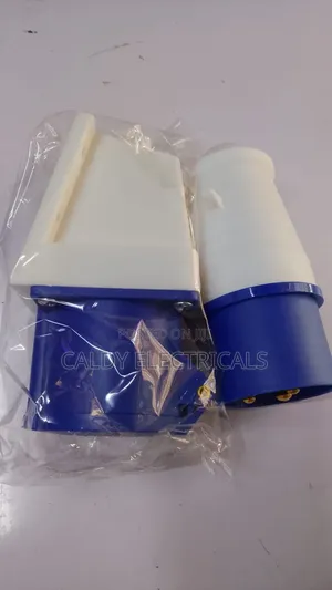 3 Pin 32amps Industrial Socket