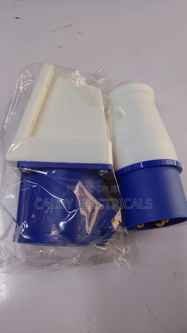 3 Pin 32amps Industrial Socket