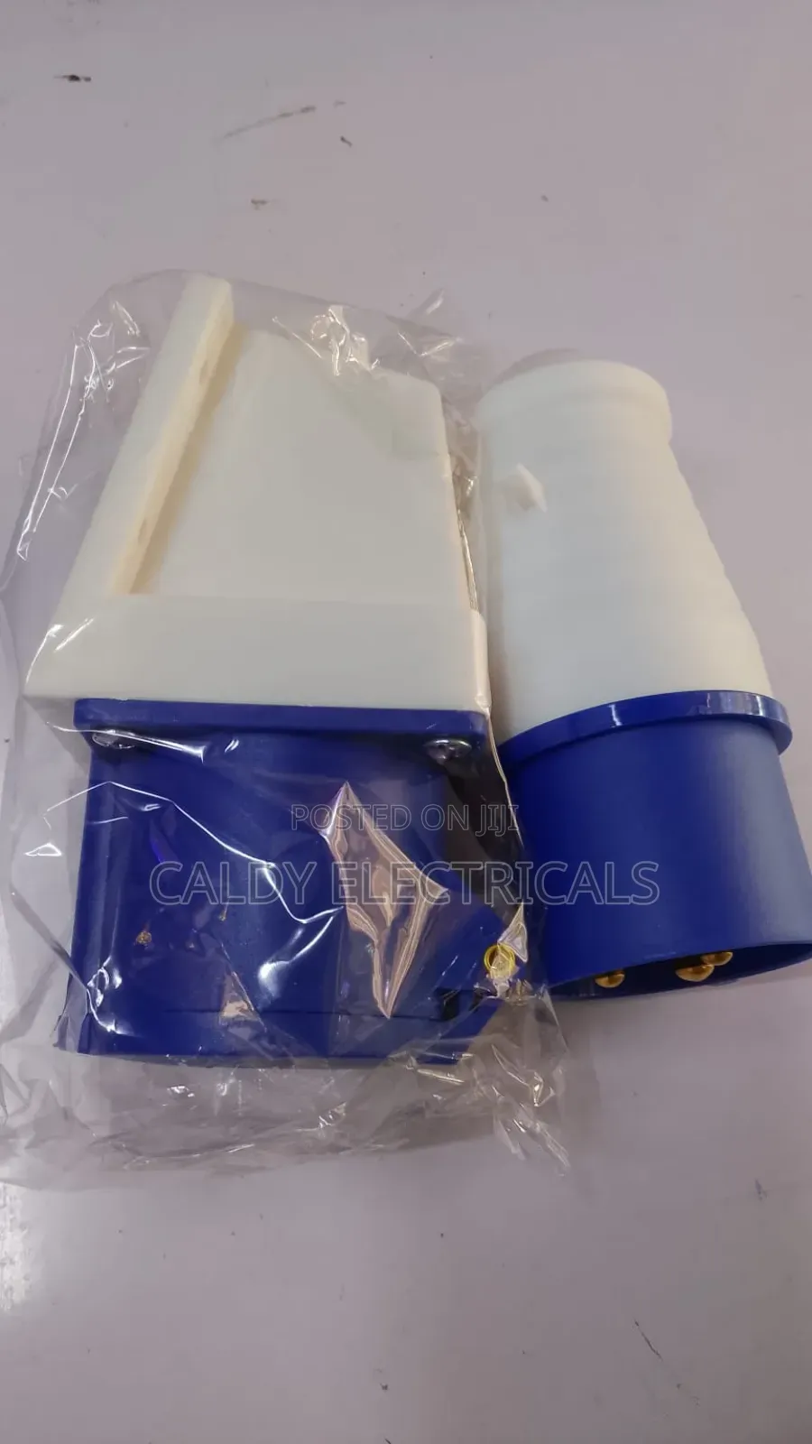 3 Pin 32amps Industrial Socket