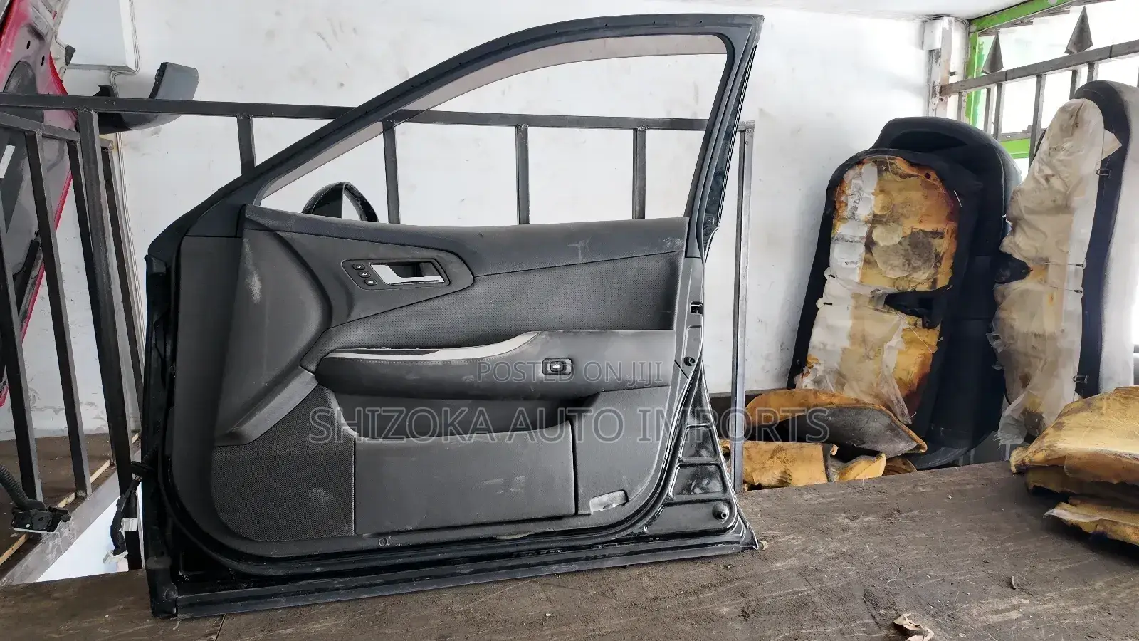 Toyota Crown 2013-2017 Left Front Door – Original Ex-Japan