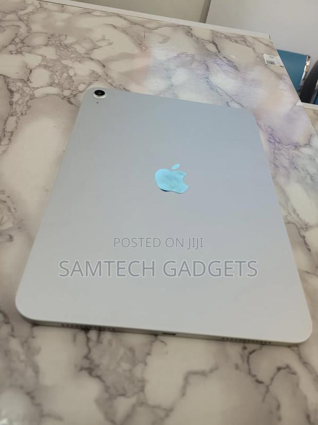 Apple iPad (2025) 128 GB Silver - main view