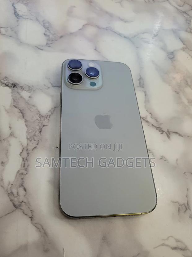 Apple iPhone 16 Pro Max 256 GB Green - main view