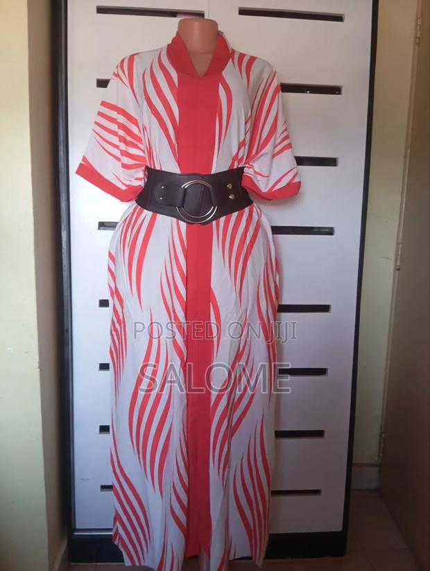 Beautiful Dress Available - thumbnail 3