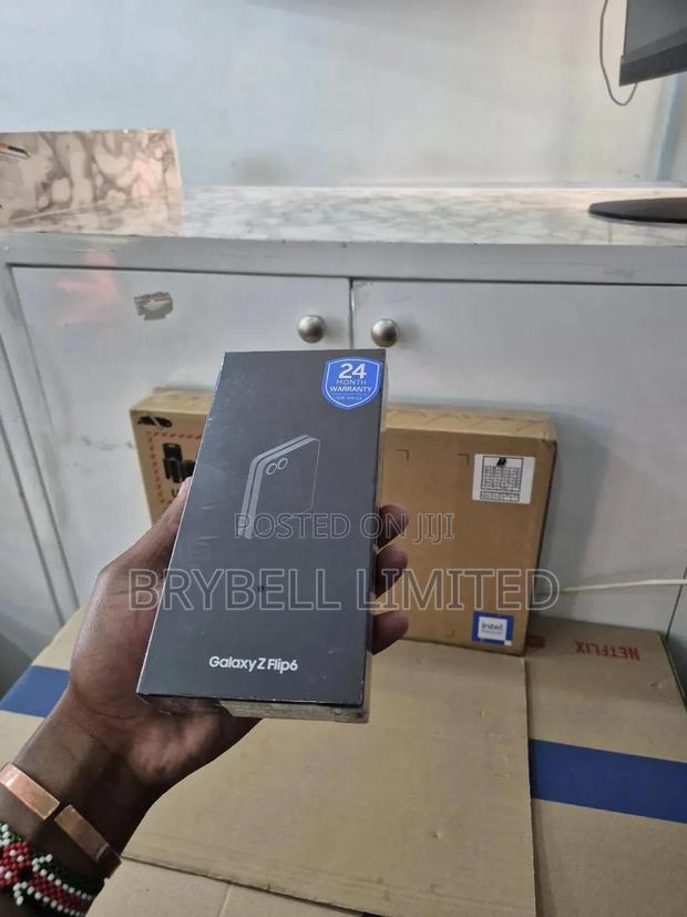 New Samsung Galaxy Z Flip6 512 GB Blue - thumbnail 3