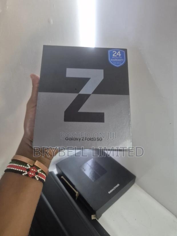 New Samsung Galaxy Z Fold3 5G 256 GB Black - thumbnail 3