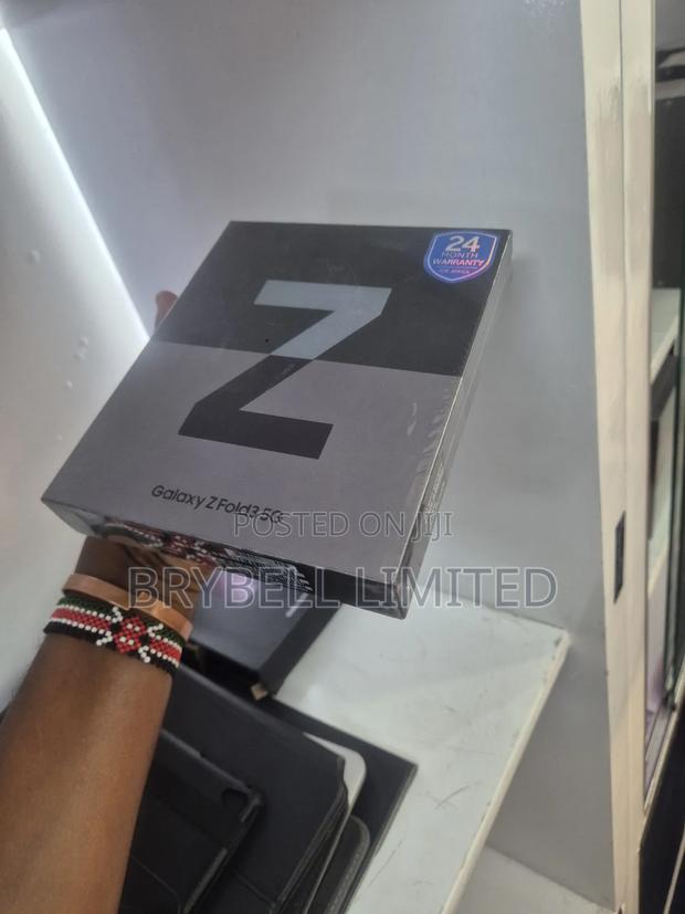 New Samsung Galaxy Z Fold3 5G 256 GB Black - thumbnail 4