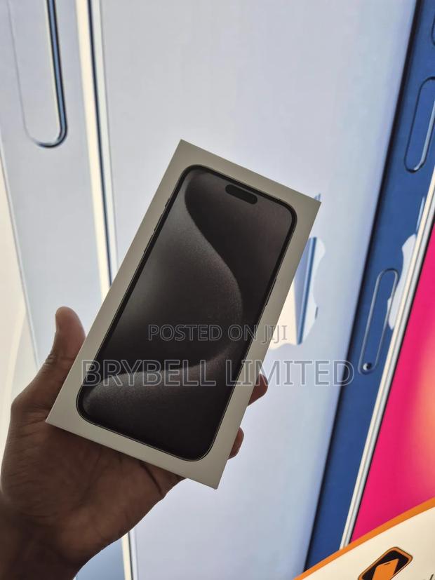 New Apple iPhone 15 Pro Max 256 GB White - thumbnail 3