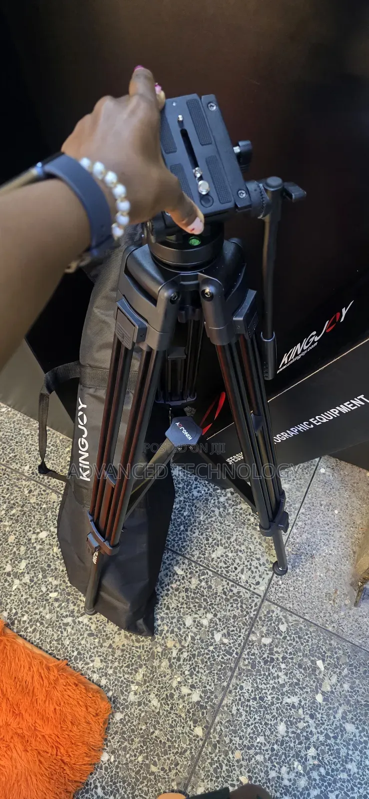 Heavy Duty Tripod Hold Upto 15kg Weight Vt-2500