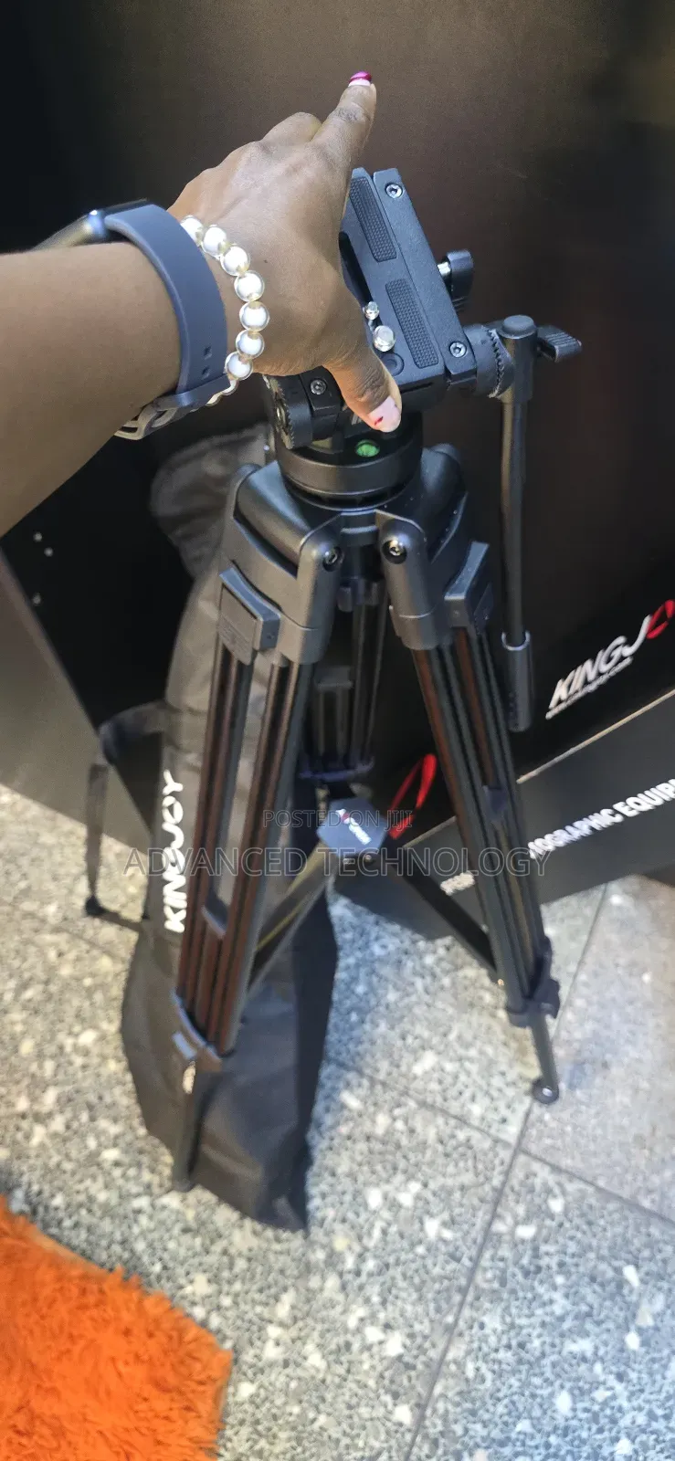Heavy Duty Tripod Hold Upto 15kg Weight Vt-2500