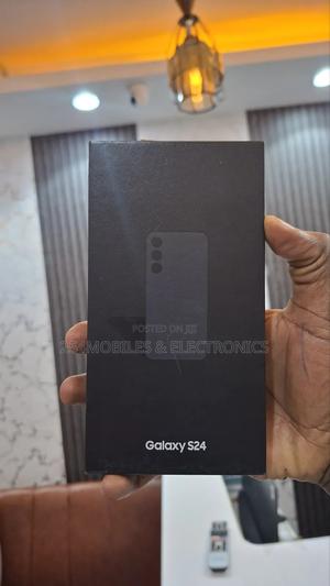 New Samsung Galaxy S24 256 GB Black - main view