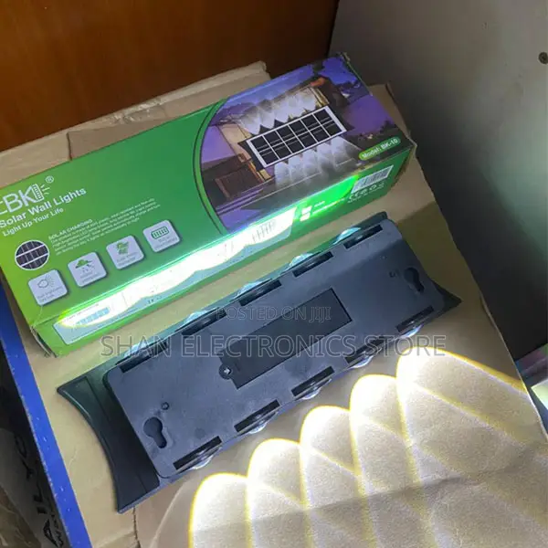Three Operating Modes Pc+Abs Waterproof Outdoor Solar Wall Lamp Light