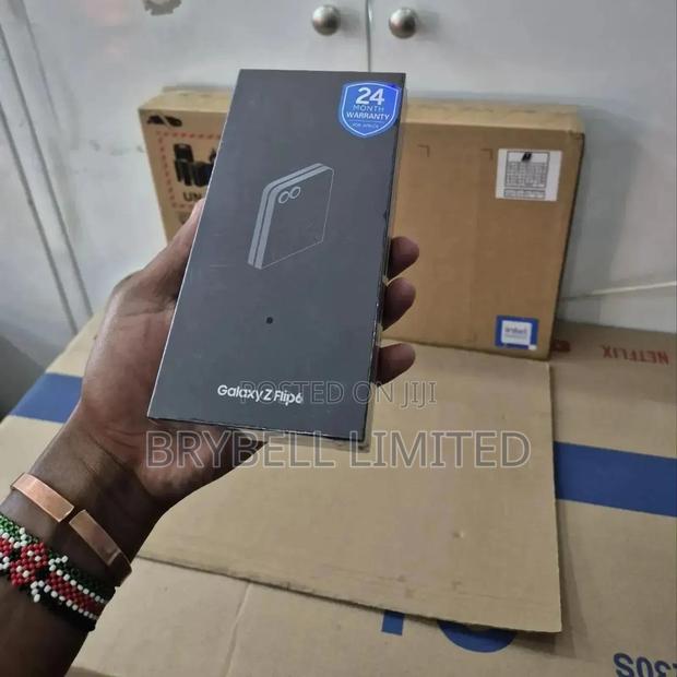 New Samsung Galaxy Z Flip6 512 GB Blue - thumbnail 4