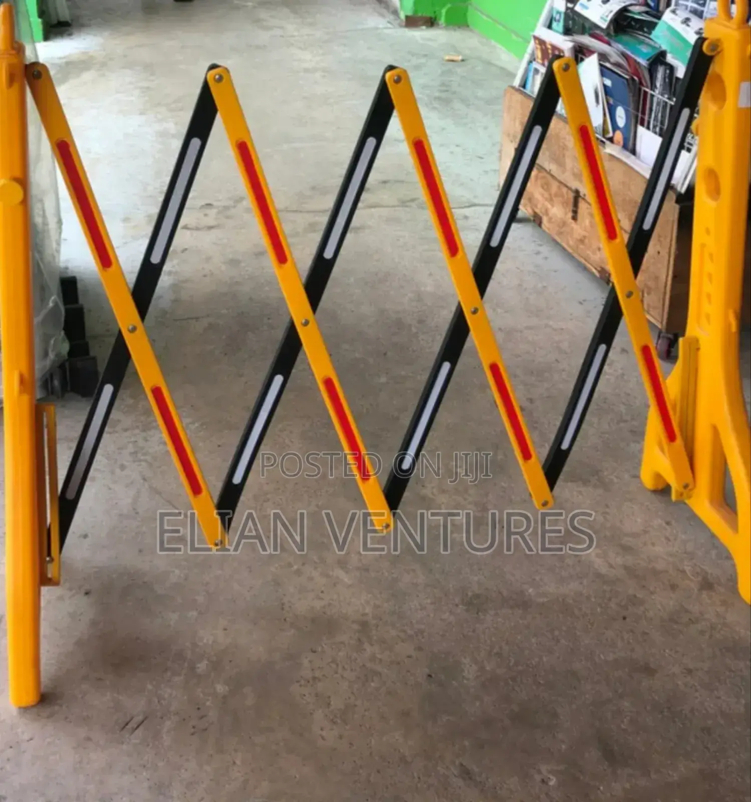 Original Portable Plastic Barrier With Flashlights