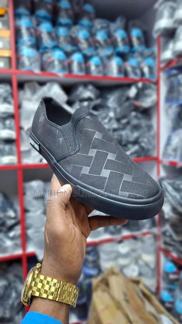 Sneakers and Men Shoes Available - thumbnail 7