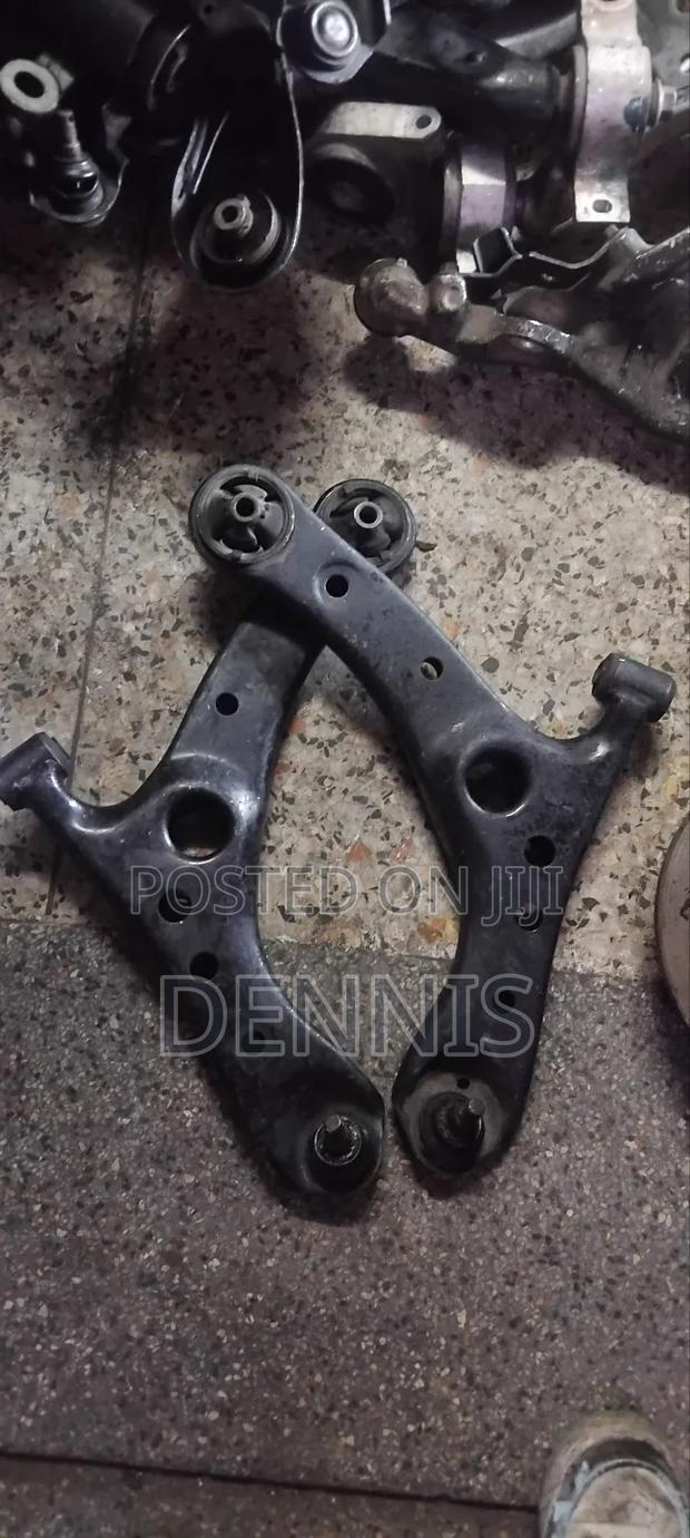 Clean Control Arms Noah ,Voxy