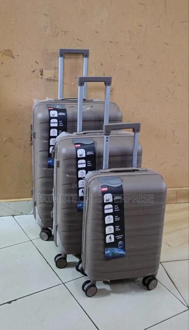 3pcs Wheeled Unbreakable Suitcases - main view