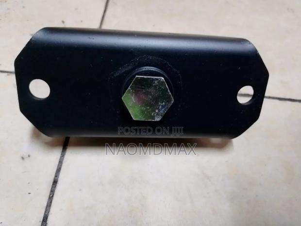 Gearbox Mounting for Isuzu Dmax New Model 2wheel