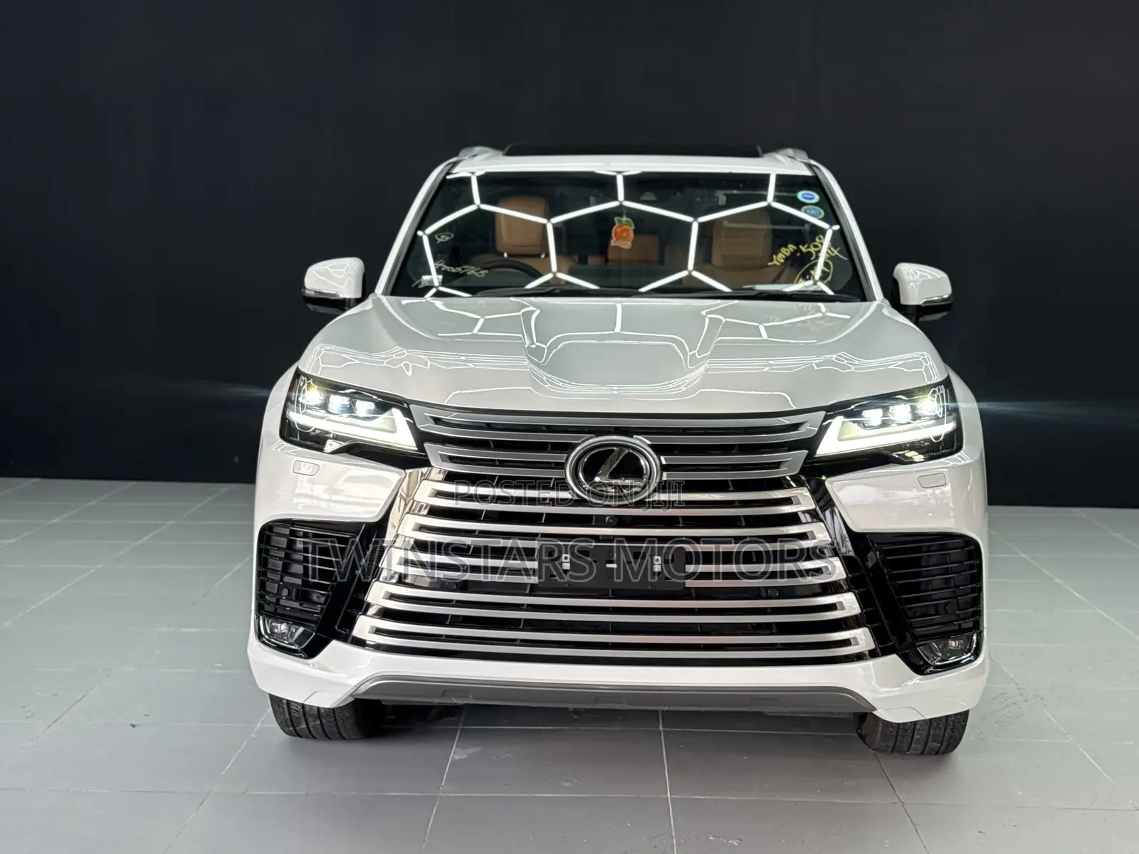Toyota Ractis 1.5 AWD 2016 Silver