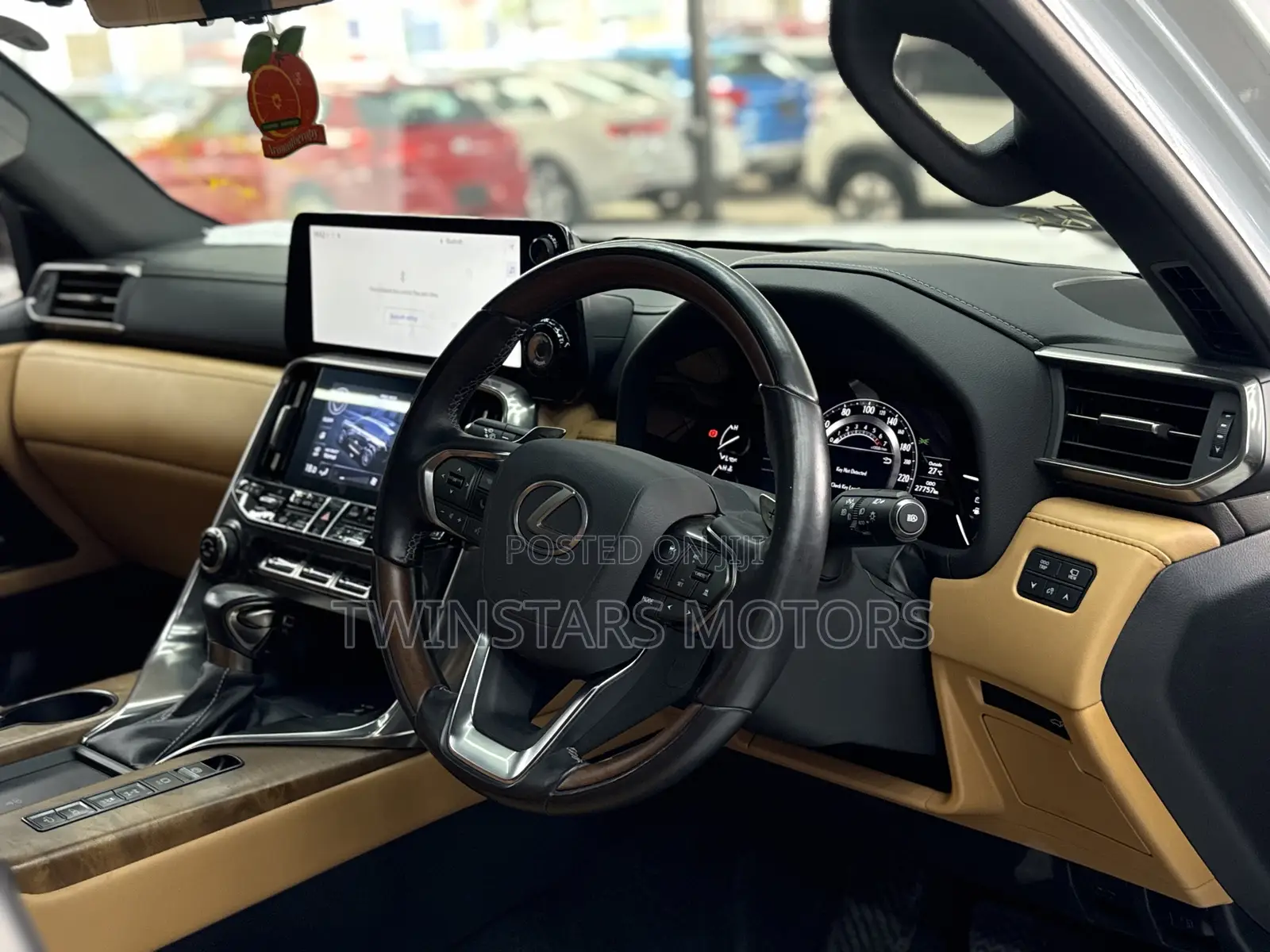 Lexus LX LX 600 2022 White