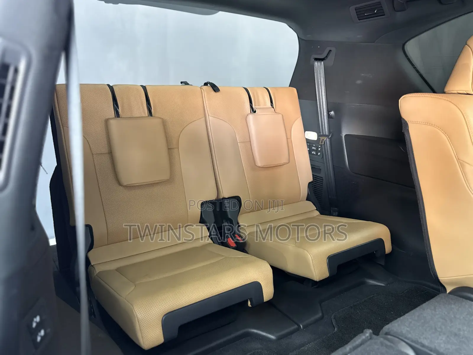 Lexus LX LX 600 2022 White